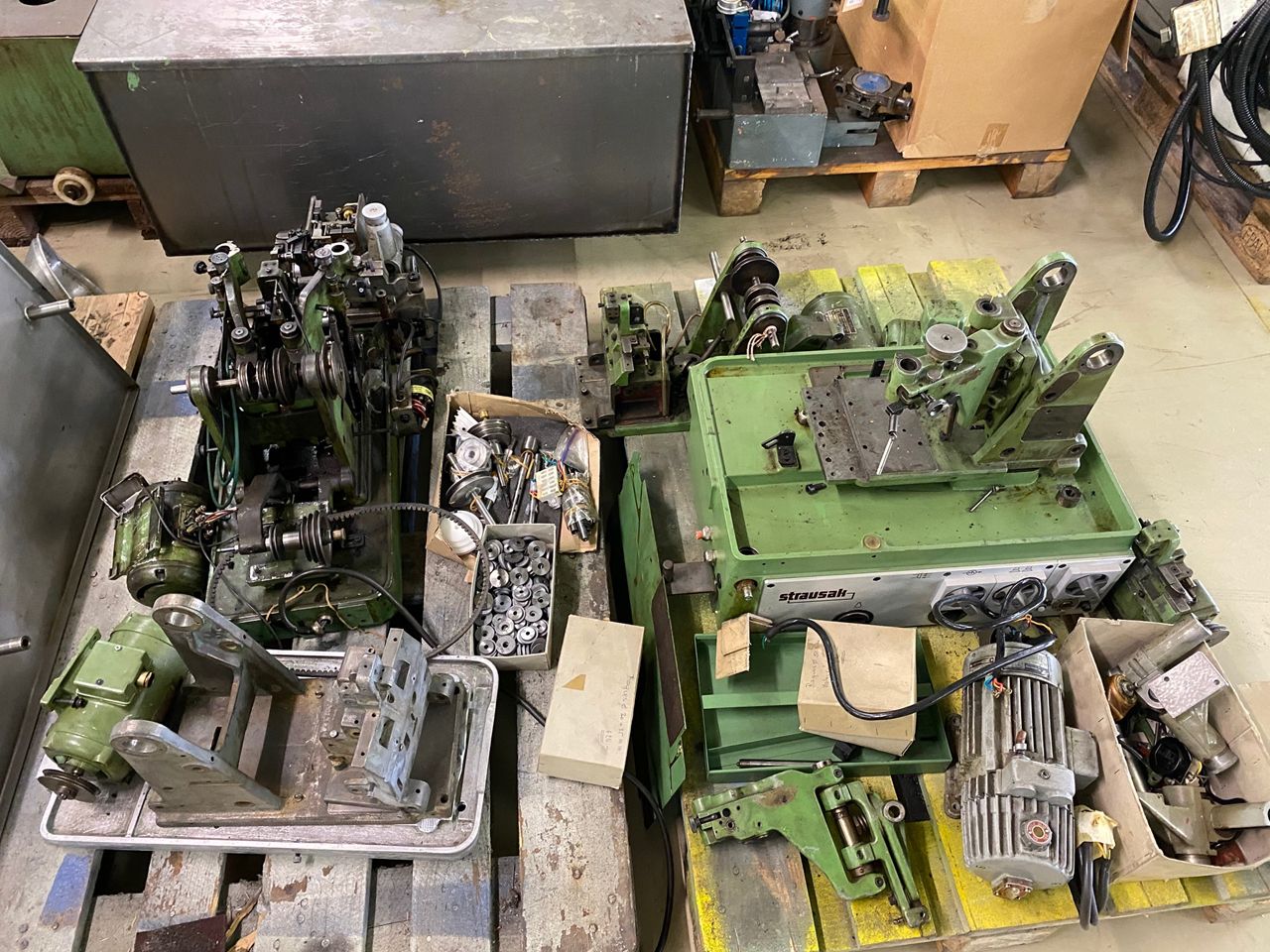 Miscellaneous/BURNISHING MACHINE STRAUSAK TYPE 119