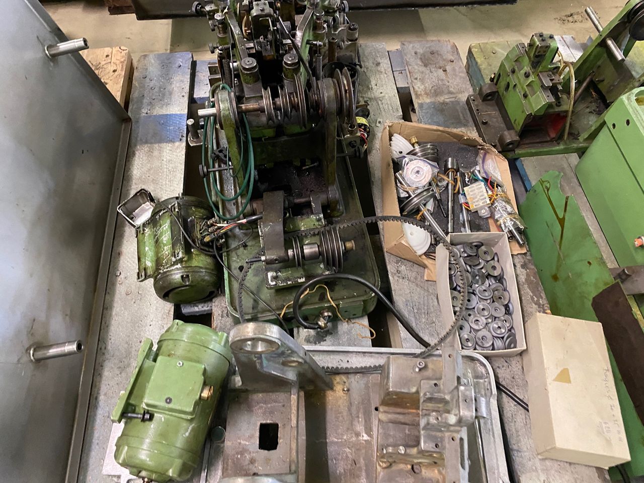 Miscellaneous/BURNISHING MACHINE STRAUSAK TYPE 119