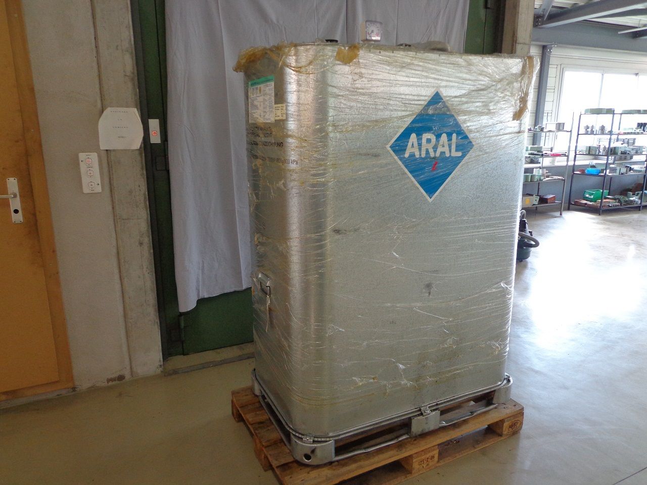 Miscellaneous/OIL-TANK SCHUTZ TYPE VET 1000 LT