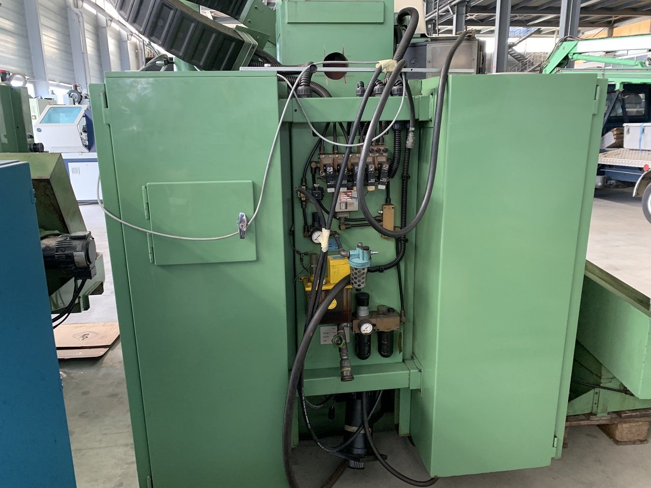 Vertical Machining Centres/VERTICAL MACHINING CENTER SHARNOA TYPE SDC 20