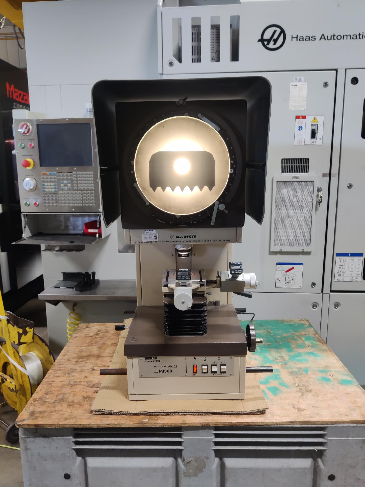 Inspection Equipment/Used Mitutoyo PJ300 Projector (4754)