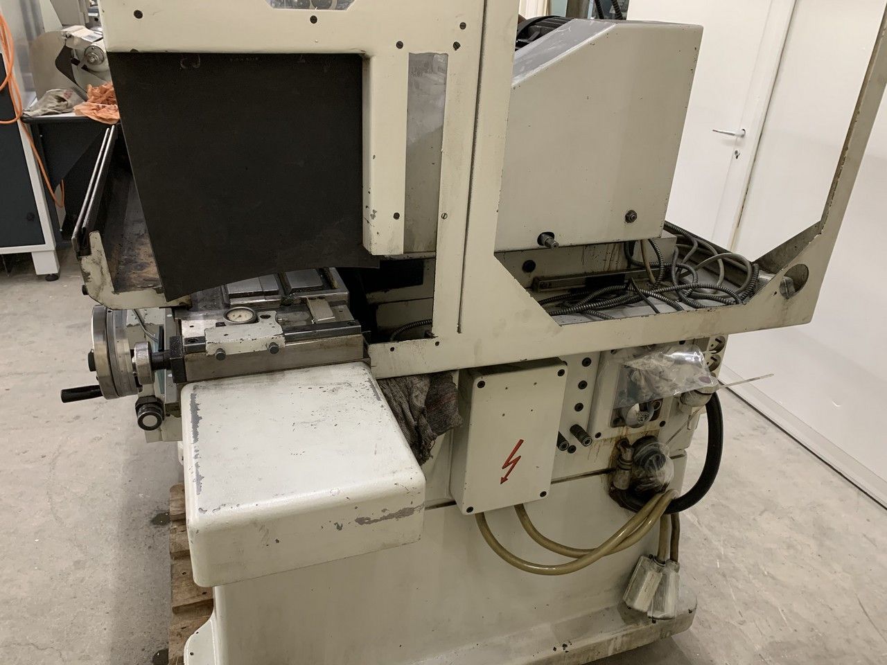 Cylindrical Grinders/TSCHUDIN HTG-410 CYLINDRICAL GRINDING MACHINE