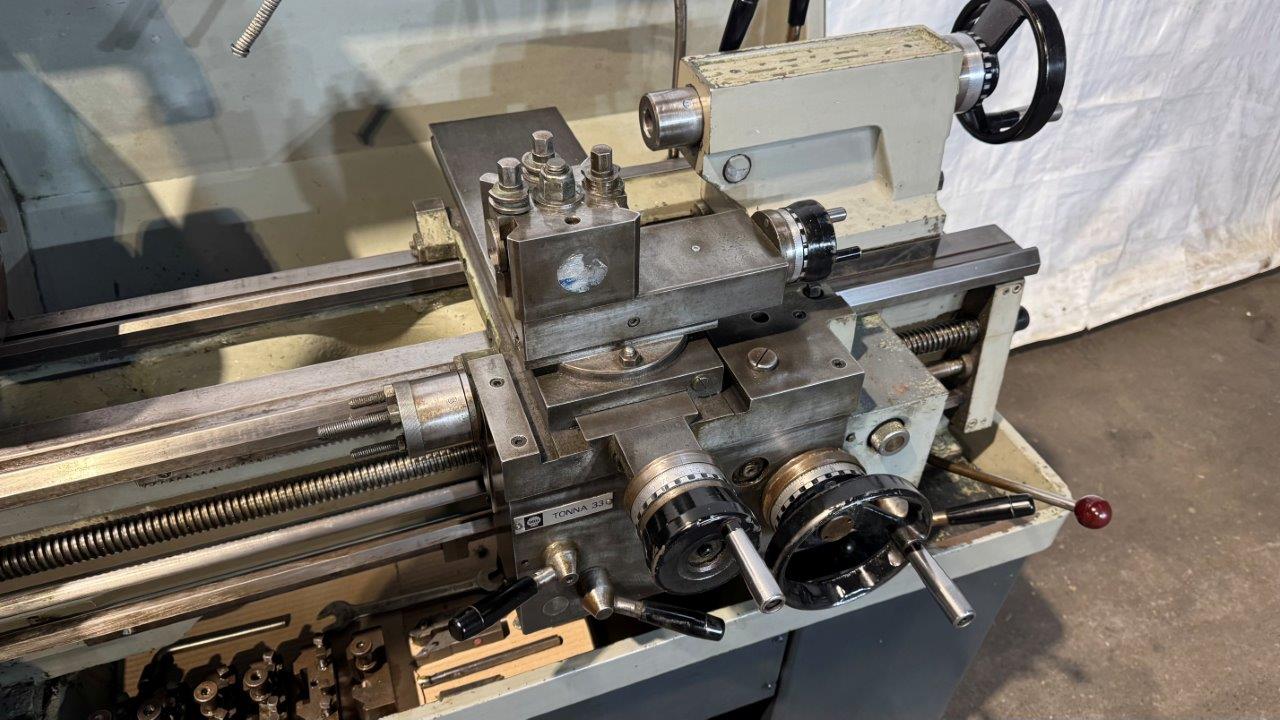 Lathes (CNC and Manual)/Used Colchester Student 1800 x 25” Straight Bed Lathe (4886)
