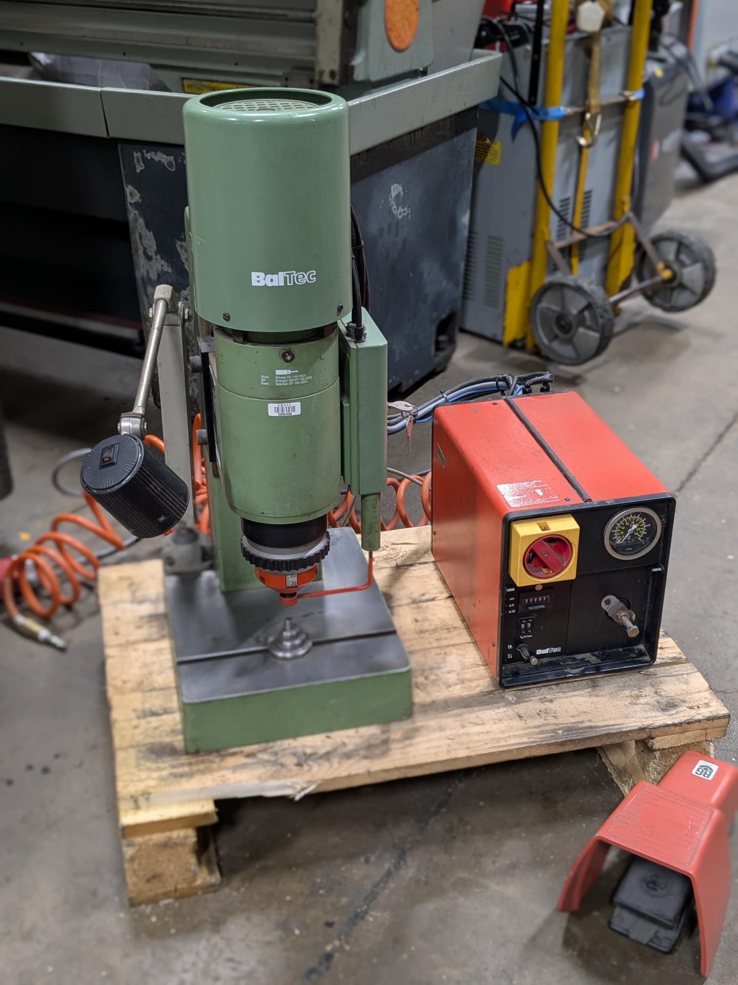 Rivetting/Used Baltec Riveter (4952)